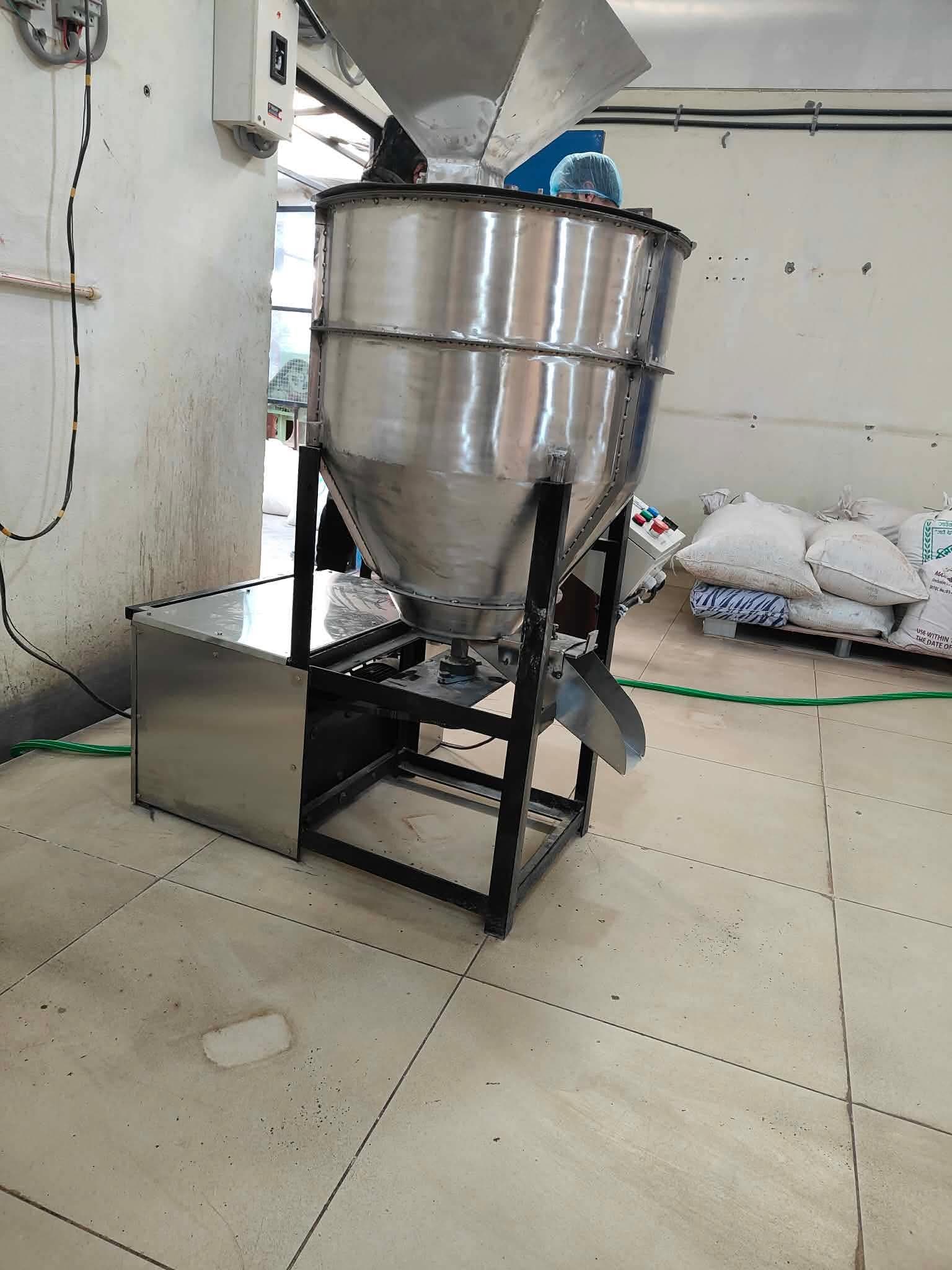 Industrial Vertical Feed Mixer Machine Gallery 2